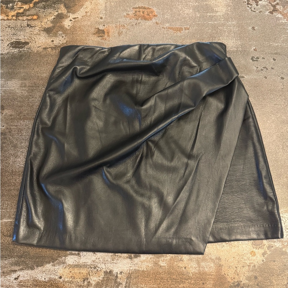 Wilfred Black Vegan Leather Skirt
